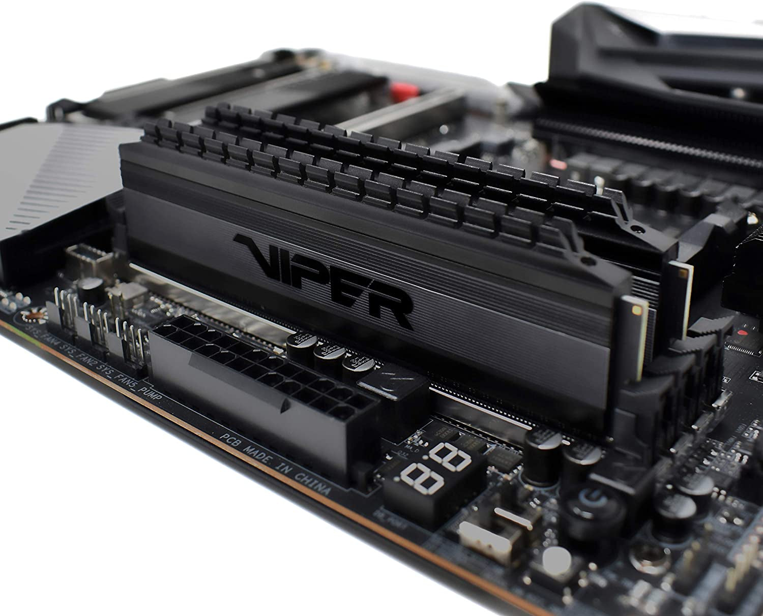 Viper 4 Blackout 系列 DDR4 8GB (2 X 4GB) 3000Mhz 套件